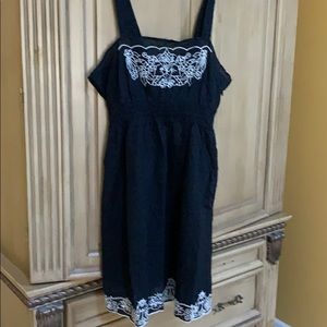 Women’s Black and White Sundress